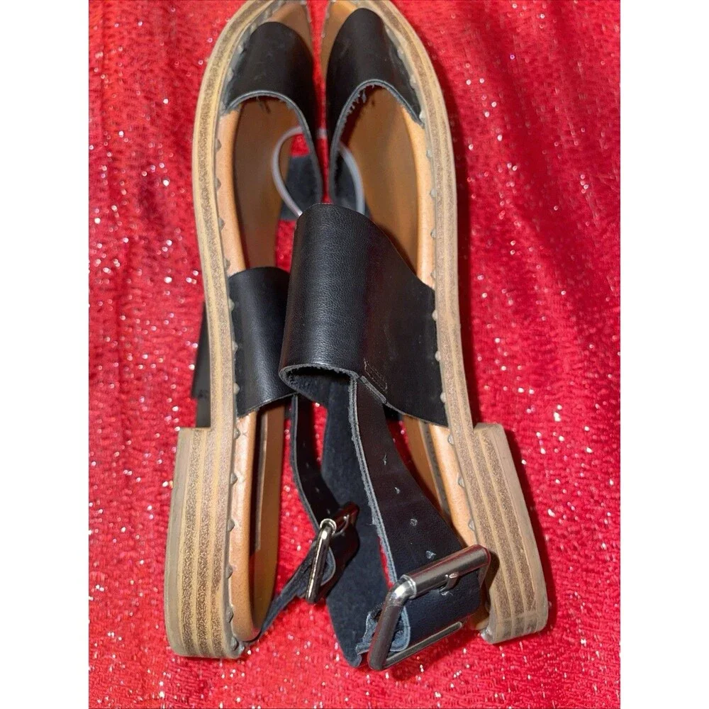 Steve Madden Women's Black sandals Size 9